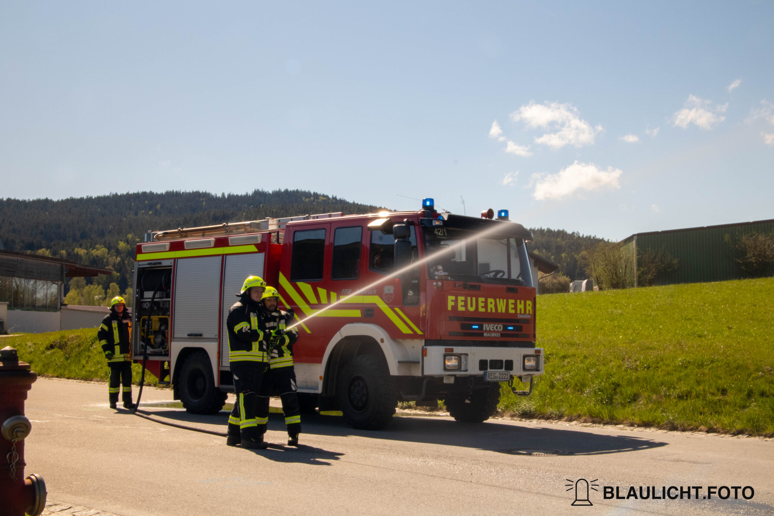 FFW-Arnbruck_LF-8_6_Wasserabgabe-1