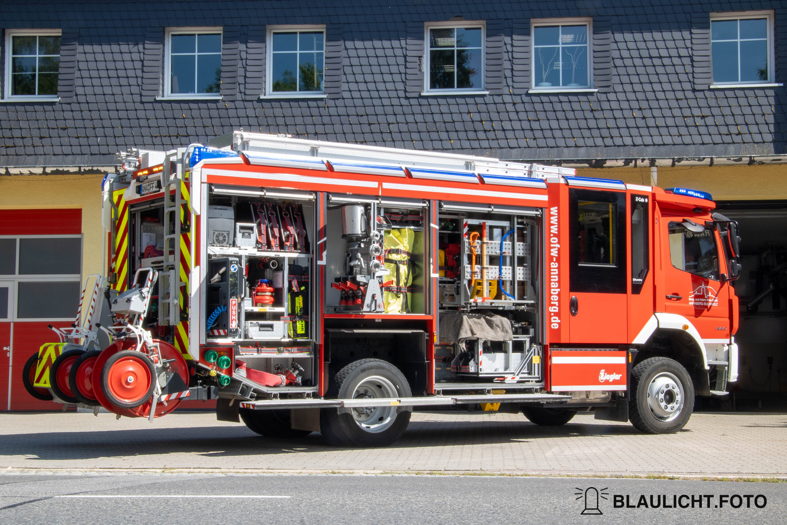 FFW-Annaberg-HLF-Einzelbild-2-Offen-1