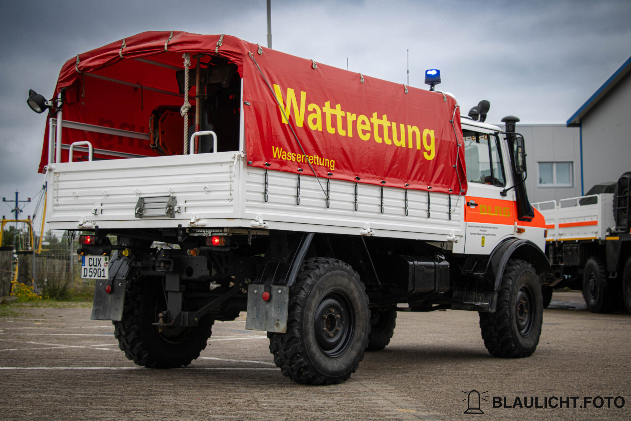 Der Wattretter der DLRG o.g. Cuxhaven von Hinten