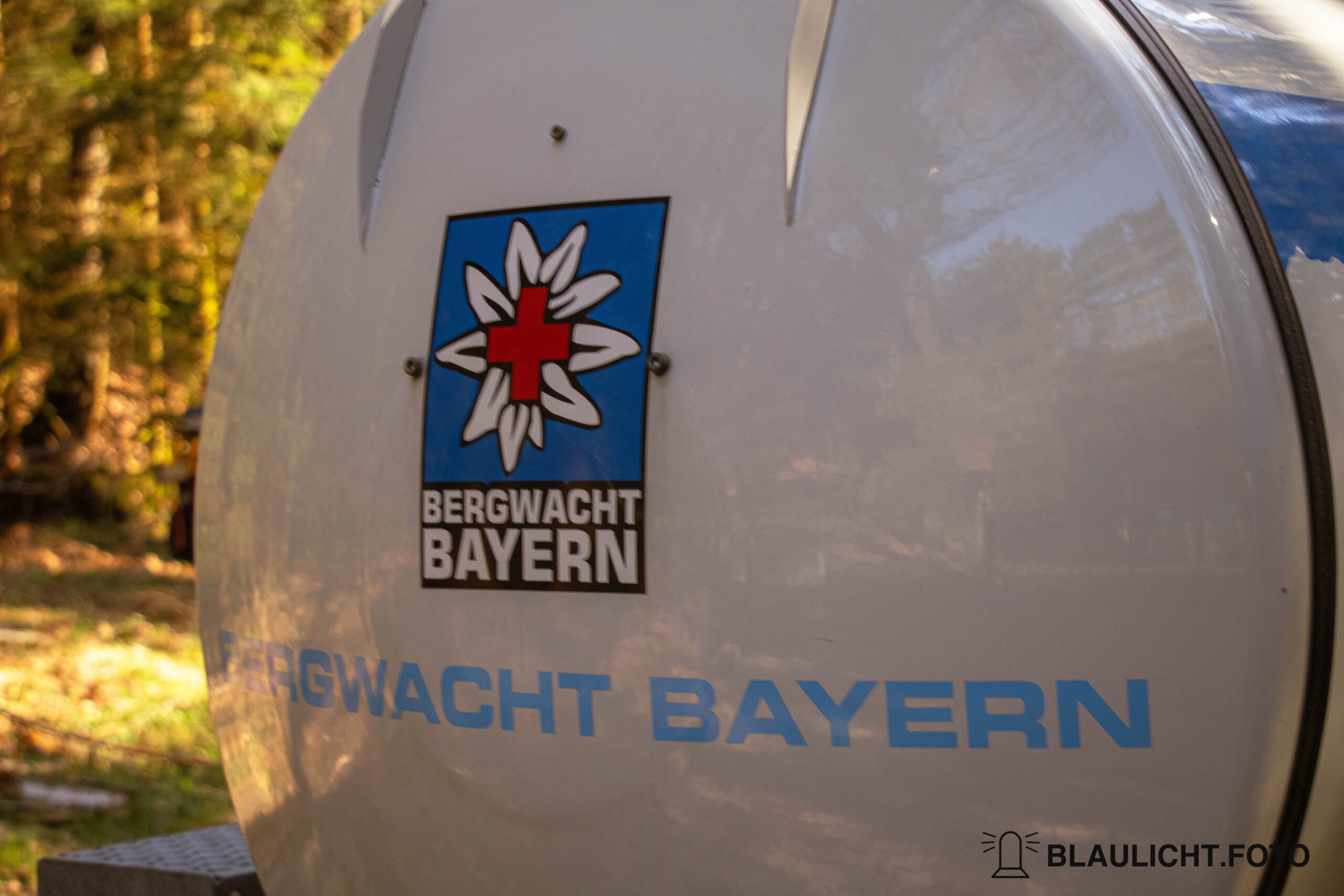 Bergwacht-Arnbruck_ELW+Anhaenger_Detailbild-1